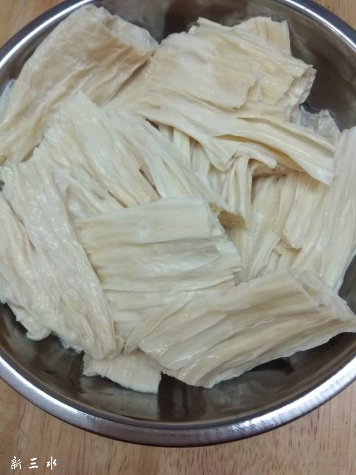 151730elqz91228d97gg92.jpg