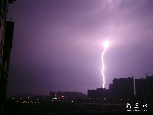 雷鸣闪电下的林海尚都3.jpg