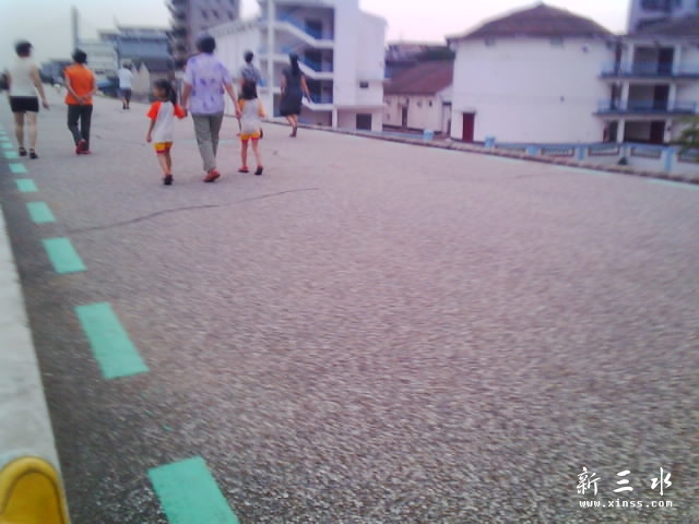 两个钕钕好可爱、.jpg