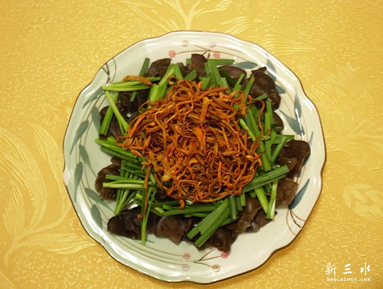 虫草花炒云耳20元例.JPG
