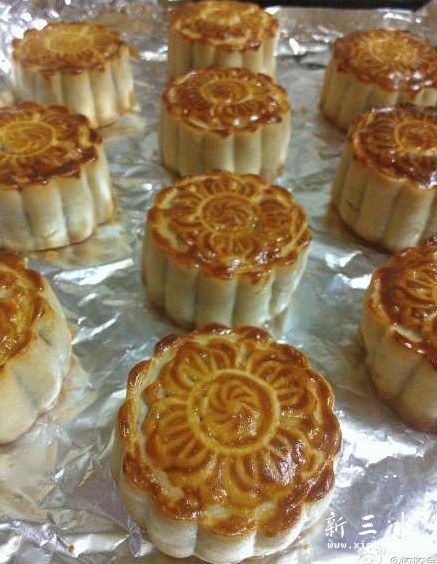 广式蛋黄月饼.jpg