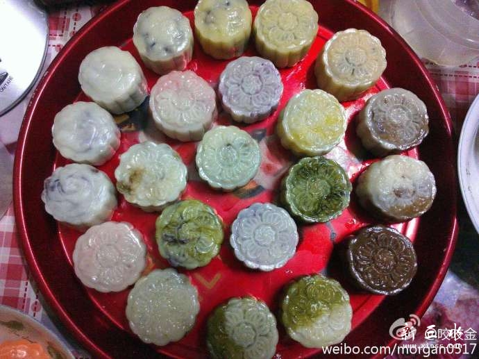 七彩冰皮月饼.jpg