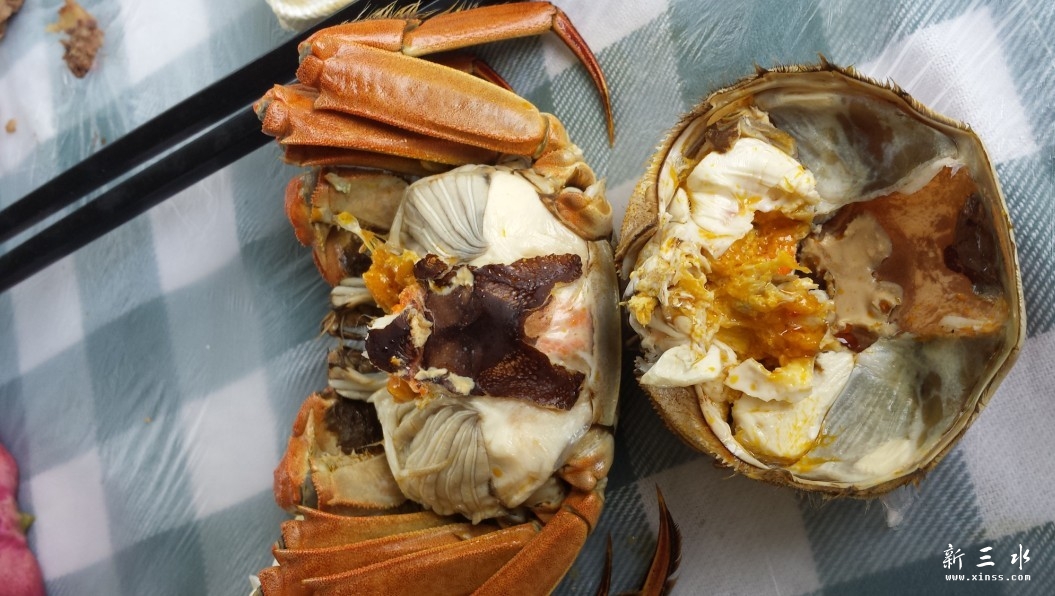 大闸蟹实照.jpg