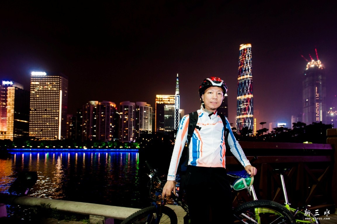 夜骑海心沙.jpg