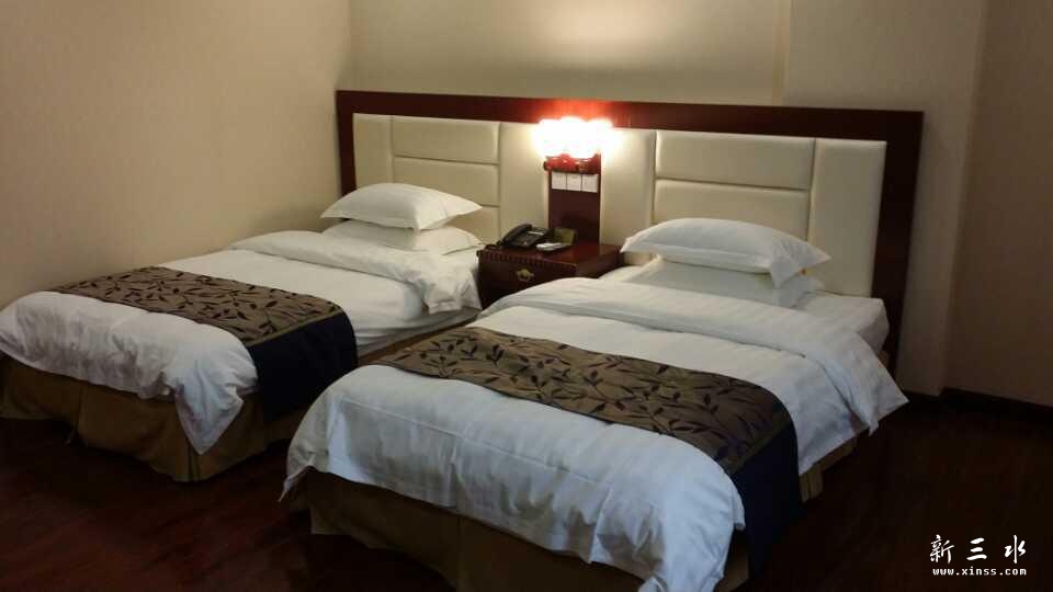 ������ס�ľƵ�˫�˷�