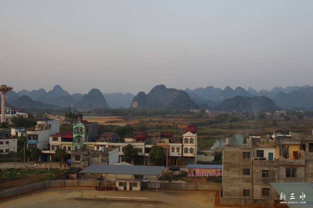 住宿附近就是水口口岸