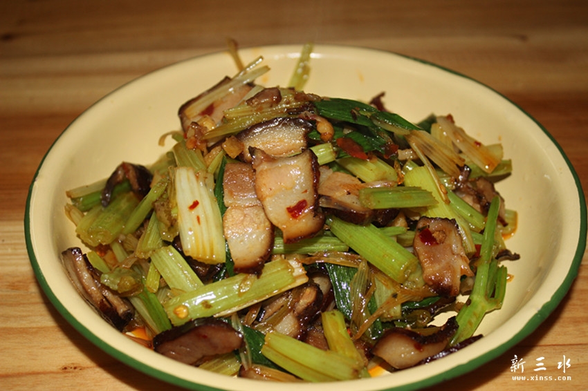 腊肉炒芹菜