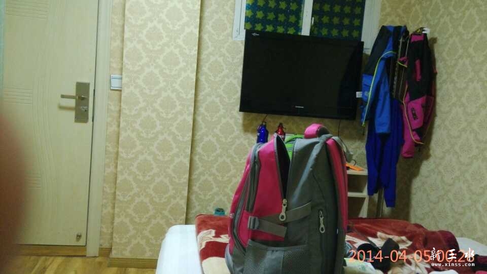 ����11������ǵ��￵�������䣬��ѩ�����³�����һλ������һֱ�������Ƿ�ס�꣬���ǿ���ͥ�ùݵġ������ ...