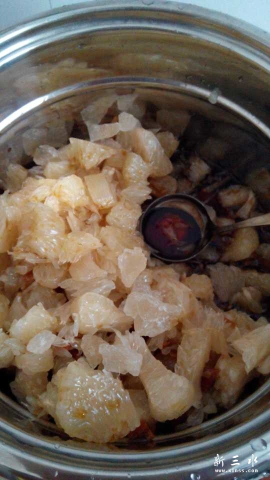 加入红糖熬煮