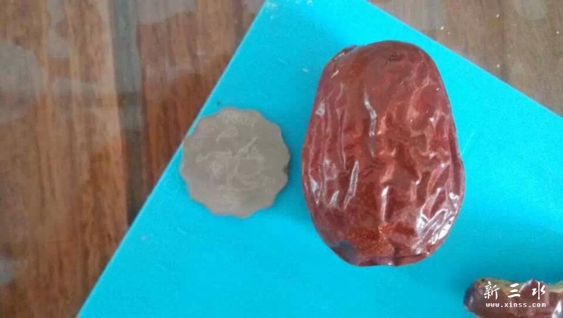 与一元银币对比