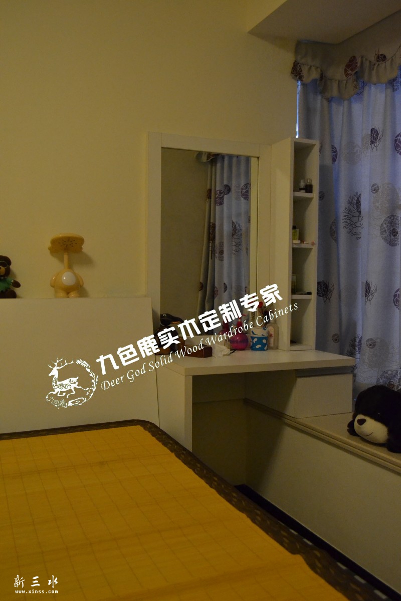 主卧飘窗梳妆台，颜色板材规格任选