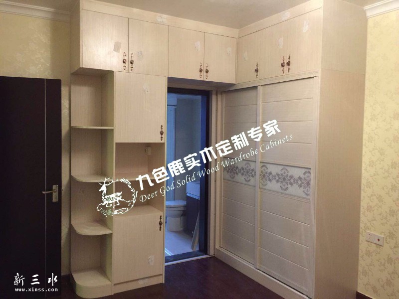 这个衣柜的趟们刚好挡住了厕所门，整体协调性非常好