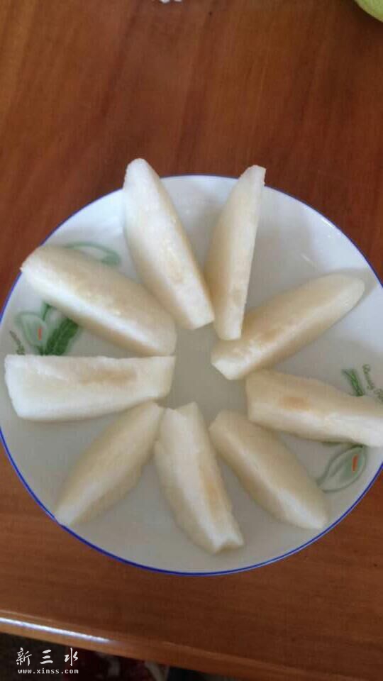脆花梨，汁多甘甜，肉质爽口