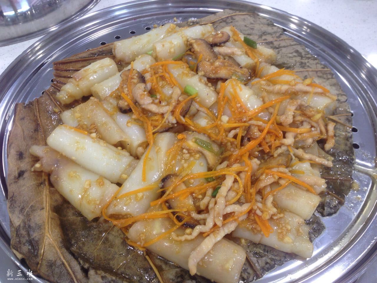 红萝卜肉丝蒸猪肠粉  20元/份