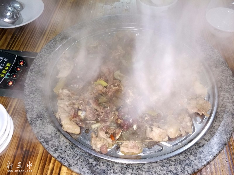 呢只蒸汽锅炉啲蒸汽够晒猛，真系蒸乜都禁好食，啲什么隔水蒸根本无得比！