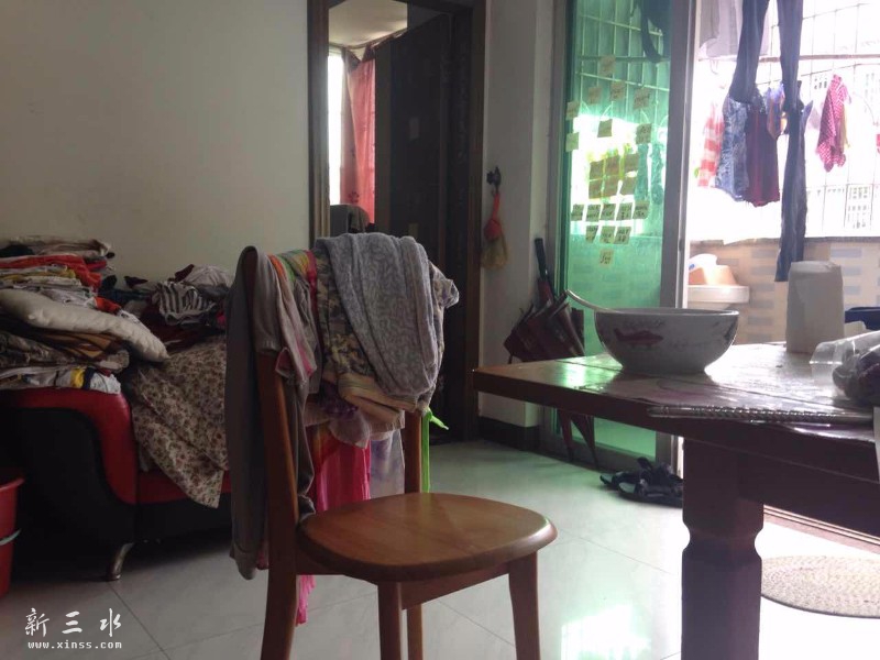 厅一角