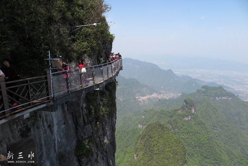 ��ɽ������ɫ�ľ�������ջ��