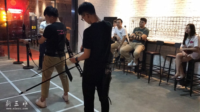 开业期间来玩射箭的小伙伴们