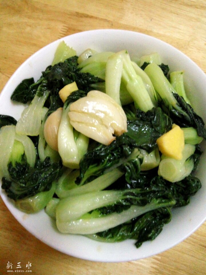 蒜头姜丝炒小奶白