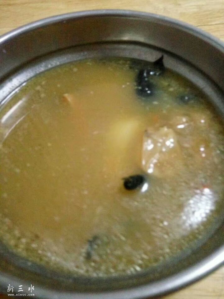 花胶响螺海底椰煲竹丝�