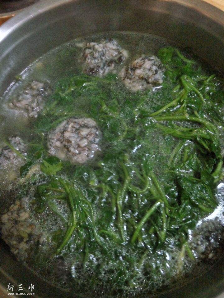 自制顺德发财鲮鱼丸滚西洋菜汤