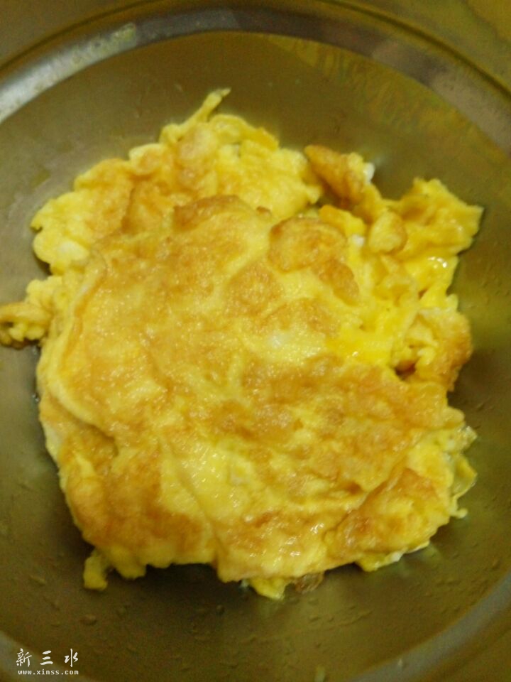 瑶柱煎乌鸡蛋