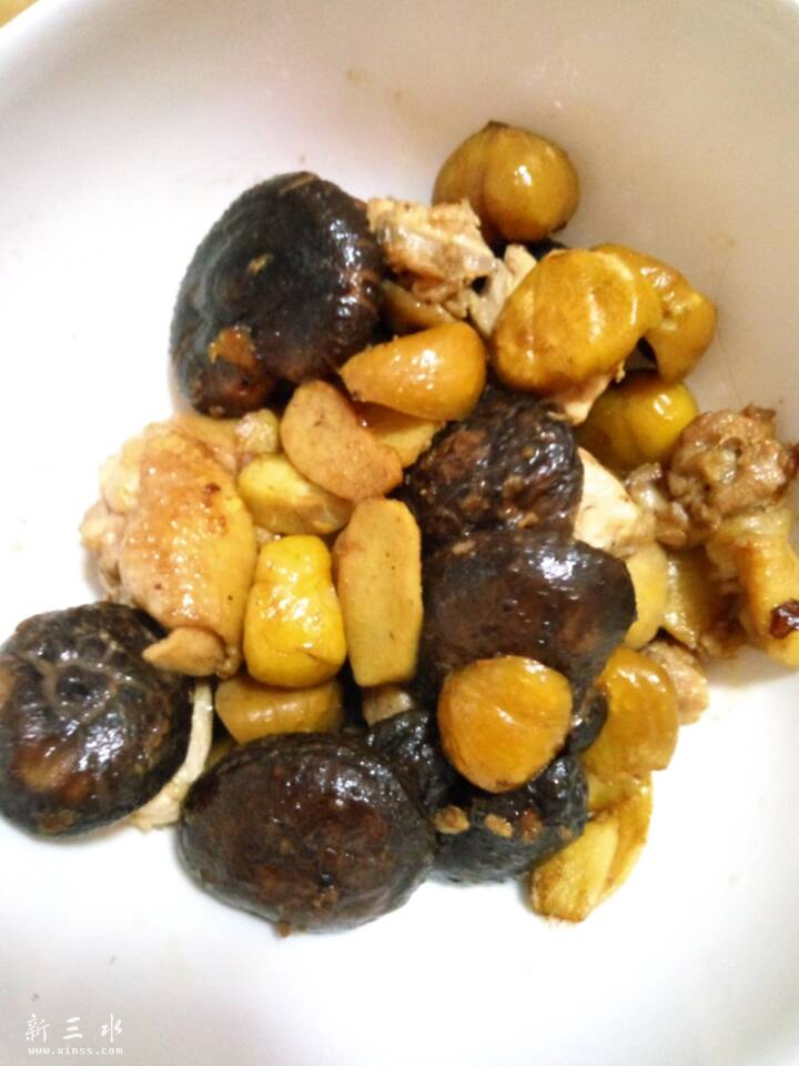 栗子花菇焖清远果园鸡