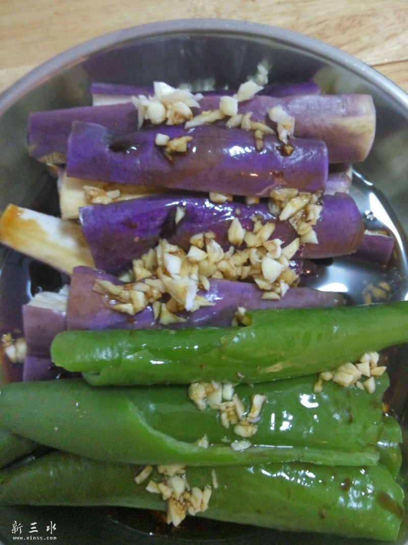 蒜蓉捞紫茄瓜尖椒