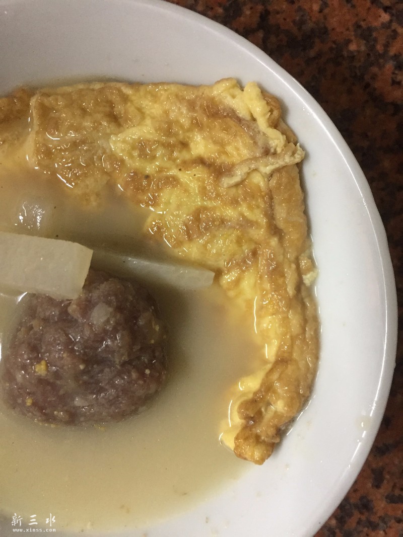 蛋饺肉丸萝卜汤