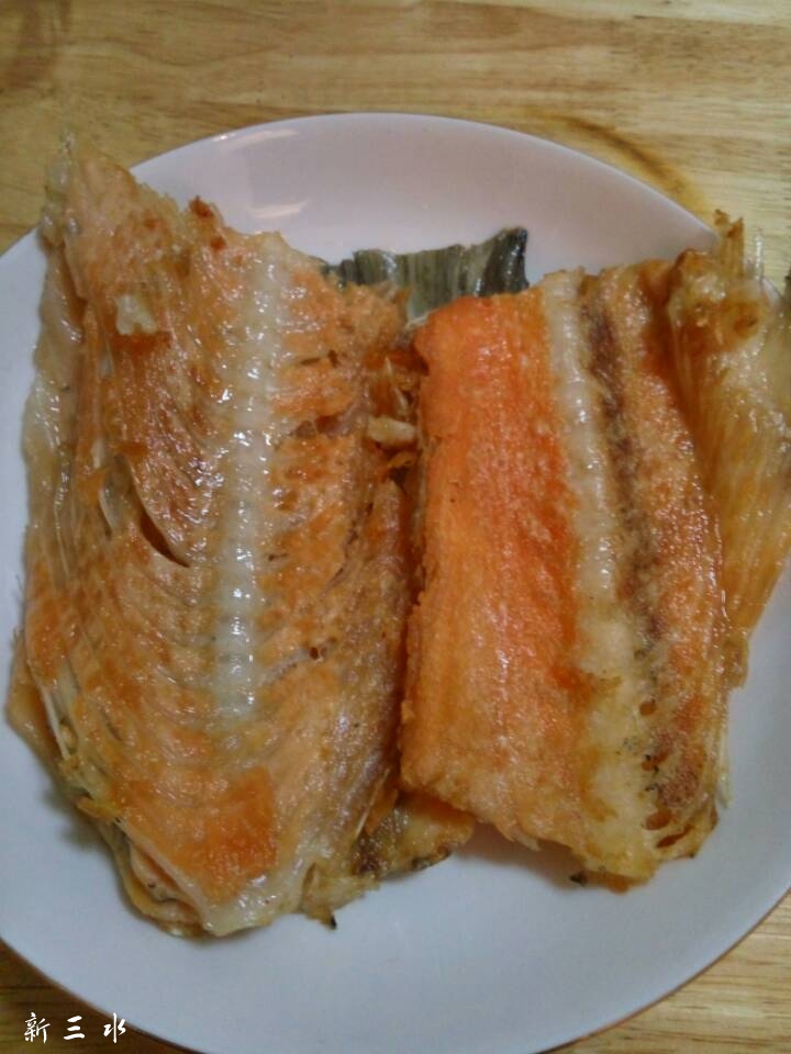 香煎三文鱼骨
