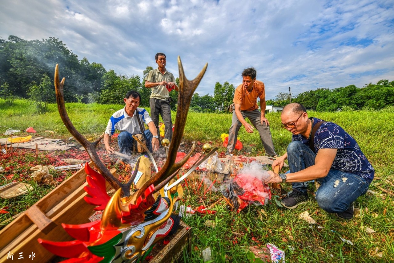 三水新沙祭龙头     黄德荣 摄.jpg