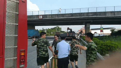 fb2720f00a90b3fc5b6e8e27aed74148.gif