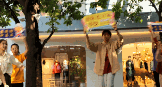 766e1079e79ee0e98dec08bdca22fdc8.gif