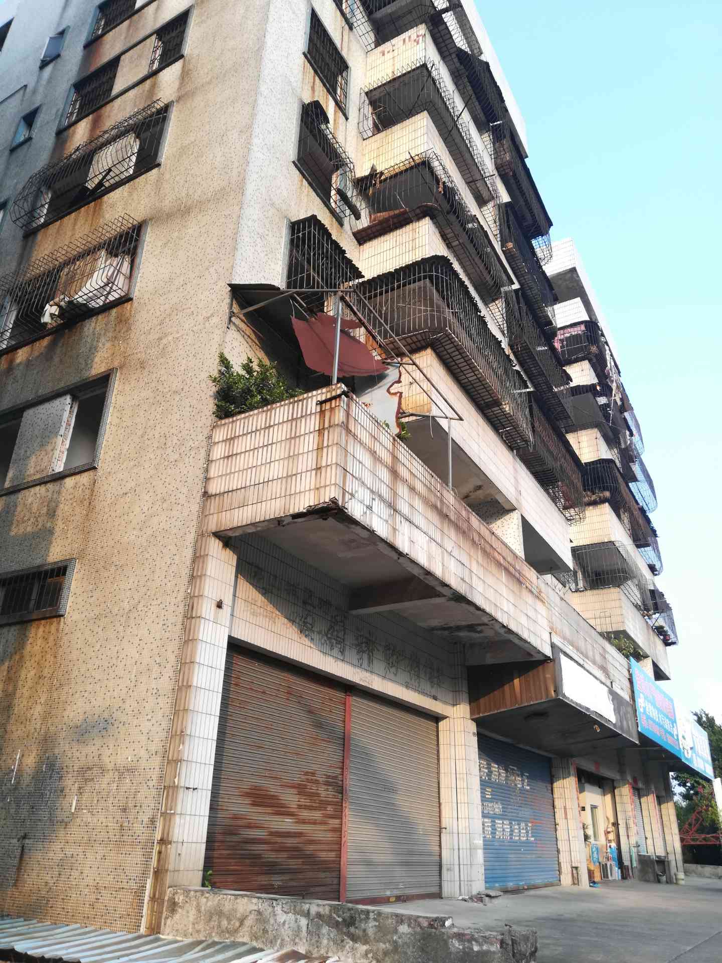 front2_0_Flz5-lBwKchFsTYjBjScRzVuhThy.1633342660_18_17_46.jpg