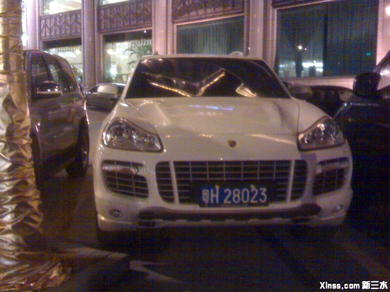 PORSCHE Cayenne [10].jpg