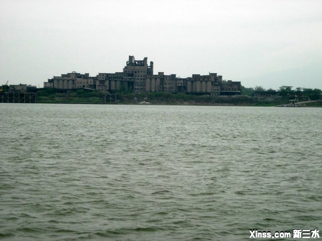 金利废水泥厂远眺.JPG