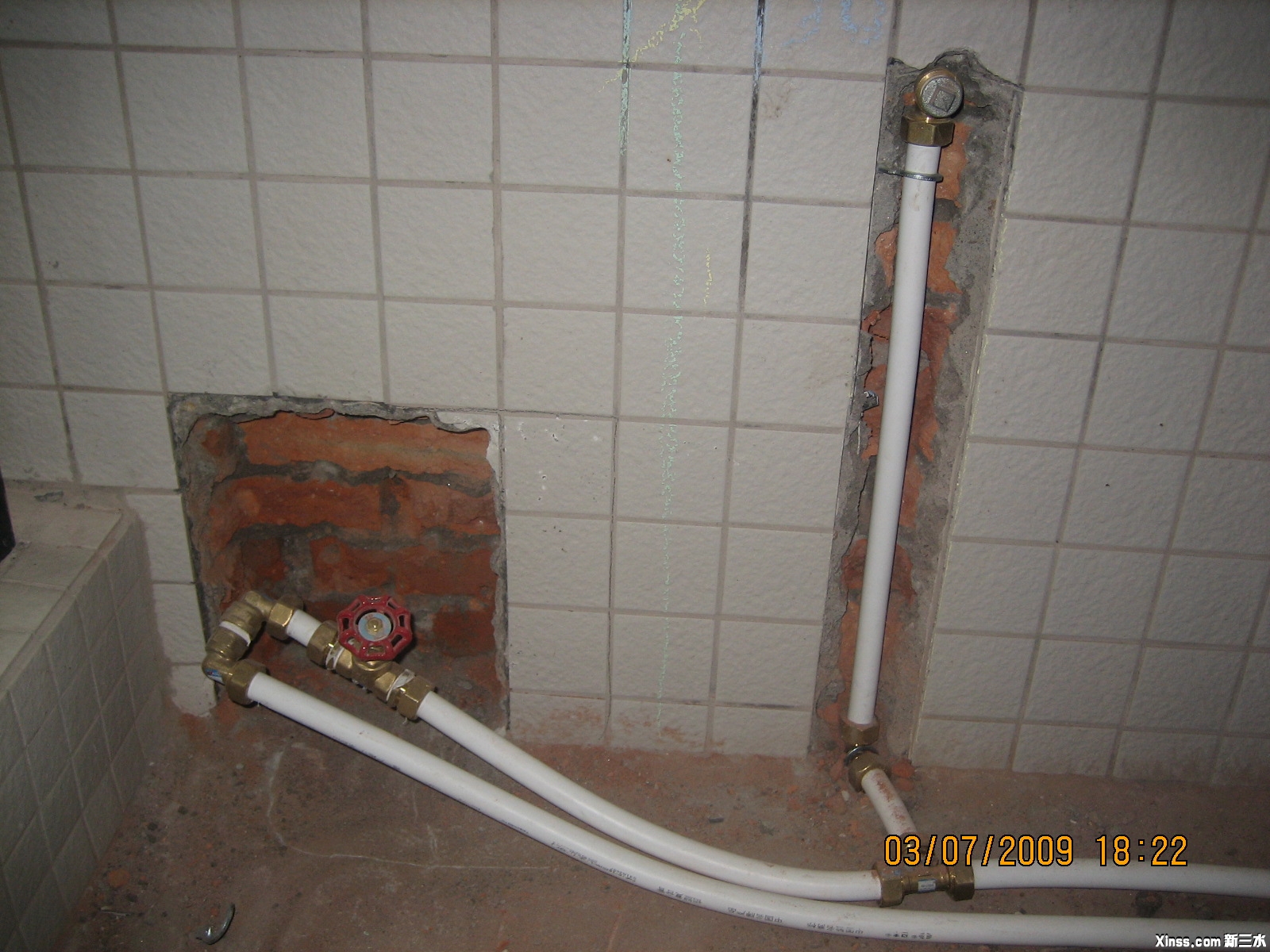 �뻧��԰δ������ˮ��ĵص㣬�Ա��Ǹ�Сˮ��ͷ�����ھ��û᲻������˵㣩