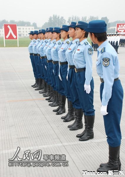 1244049822cg215.jpg