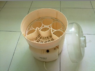 奶瓶消毒器，我家B不用奶瓶，所以也没用几次。