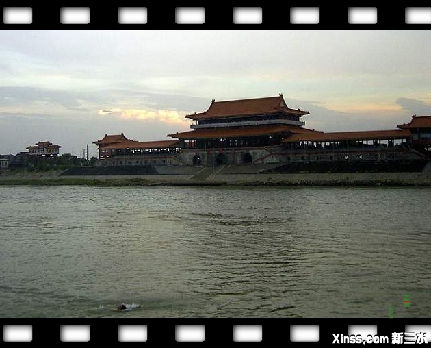 050729观龙楼.jpg